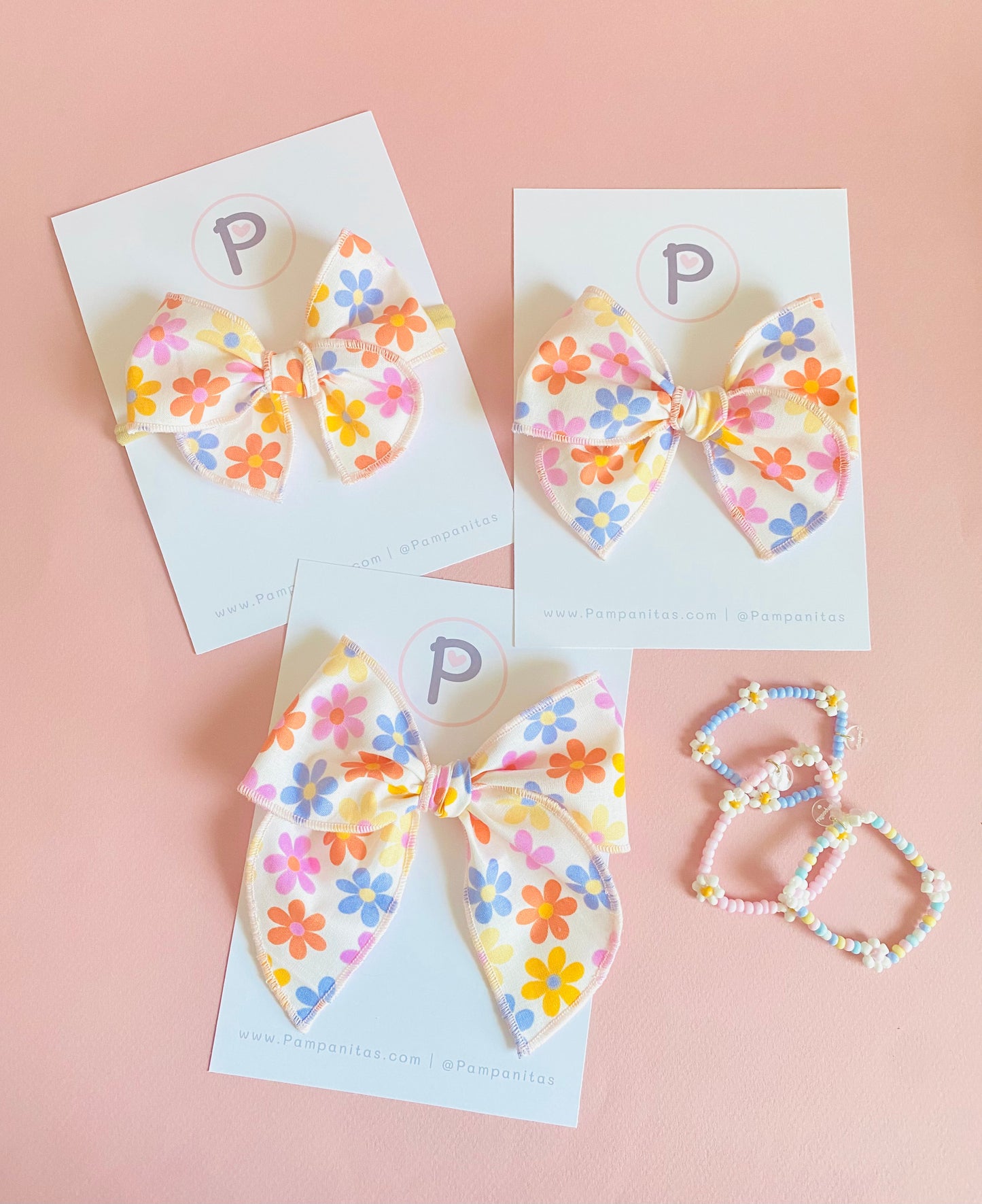Sweet flowers pattern. Spring Bows