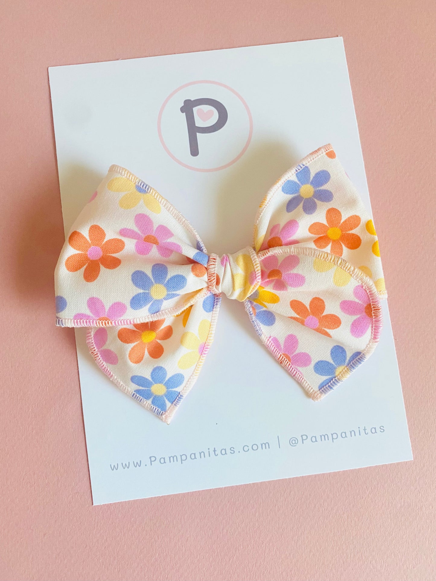 Sweet flowers pattern. Spring Bows