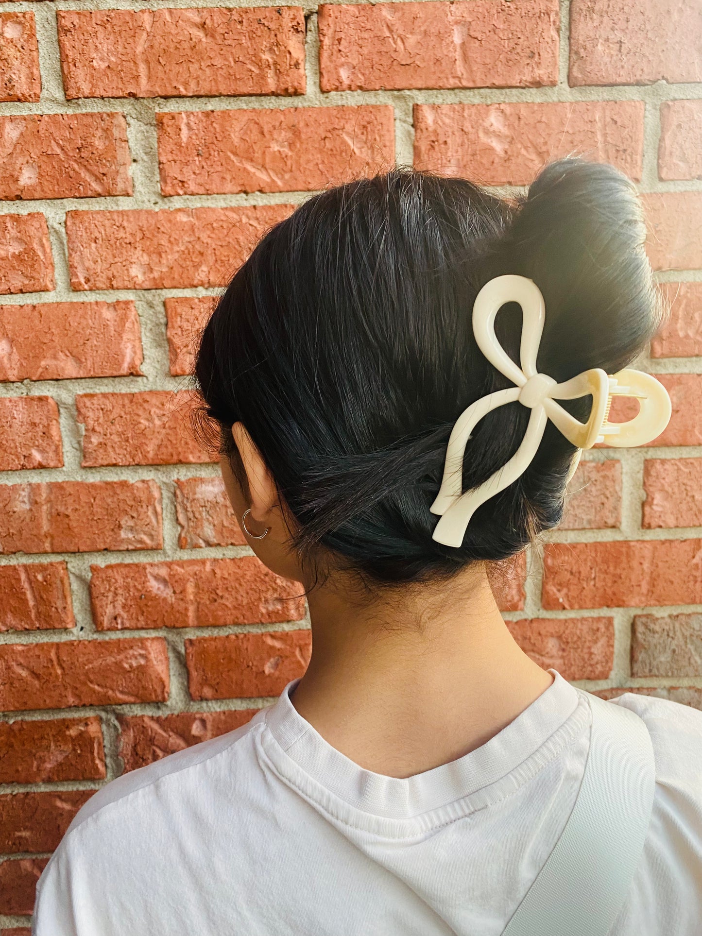 Cream Bow Claw Clip