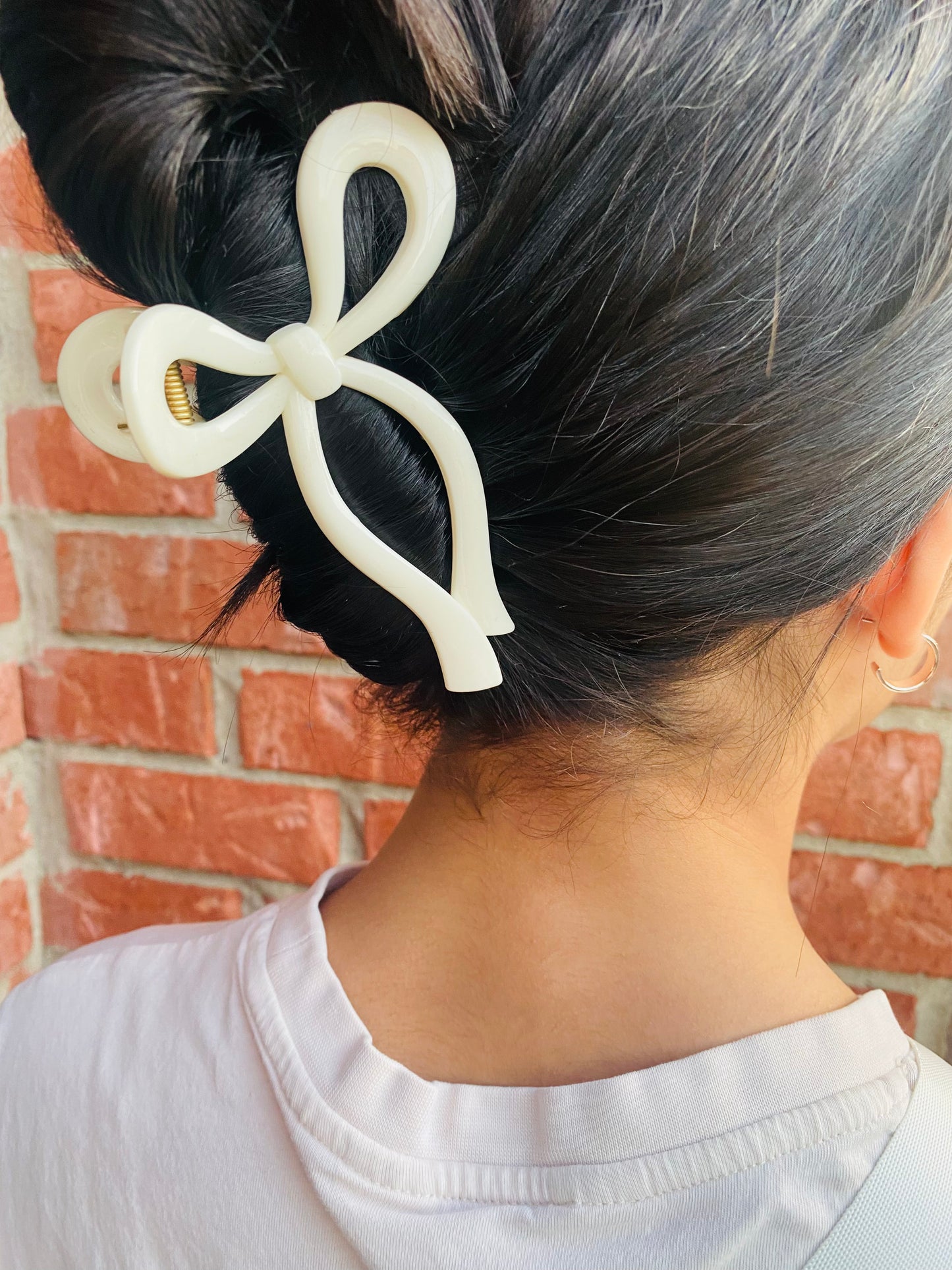 Cream Bow Claw Clip