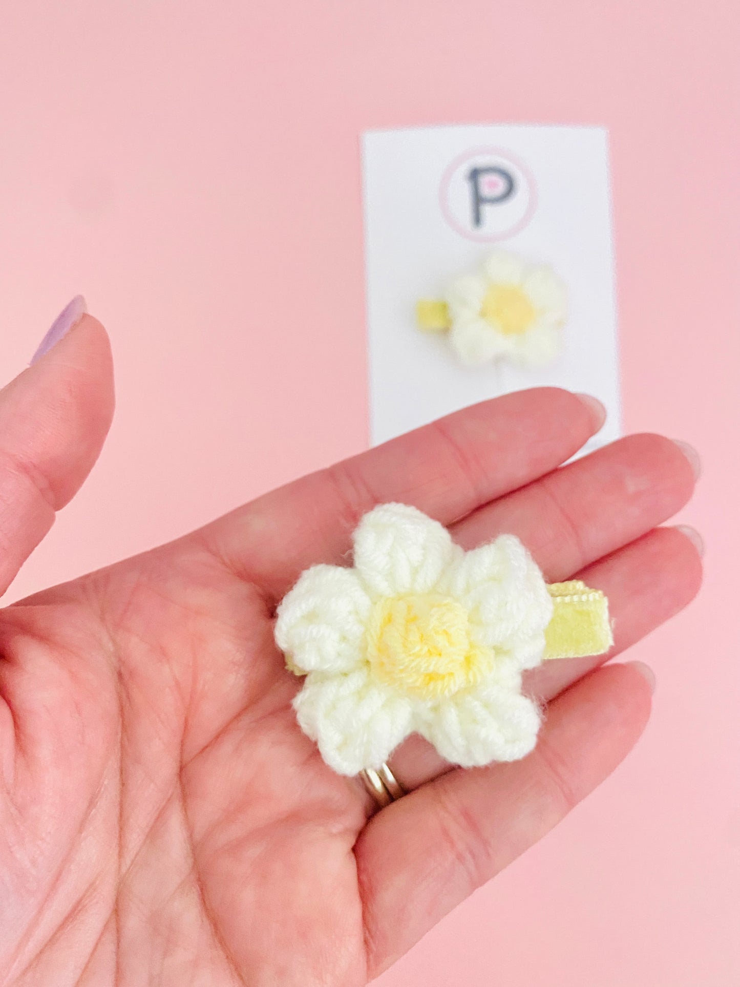 Tiny Crochet Daisy Flowers