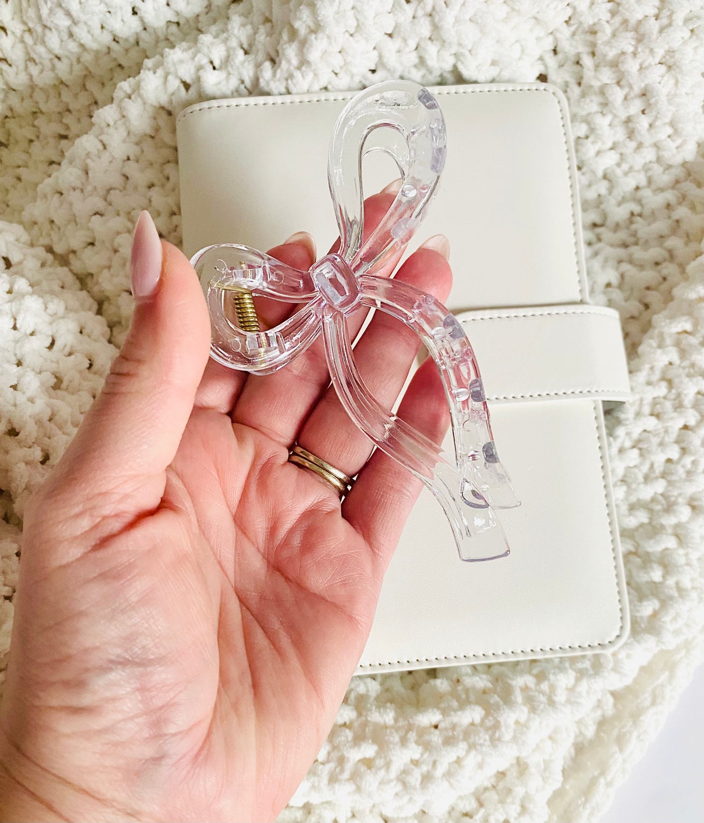 Transparent Bow Claw Clip