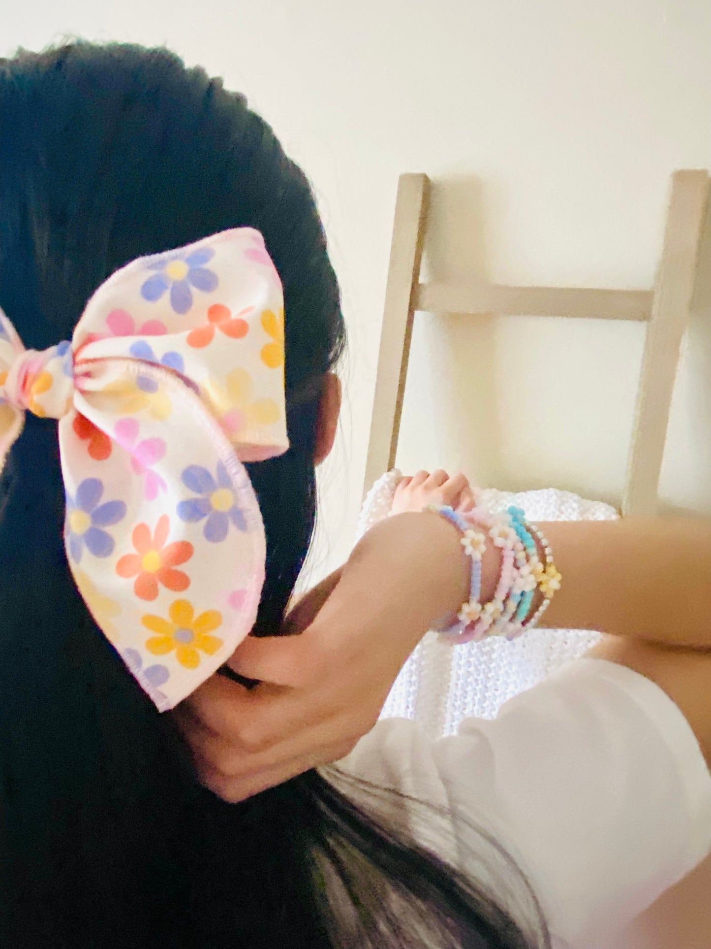 Sweet flowers pattern. Spring Bows